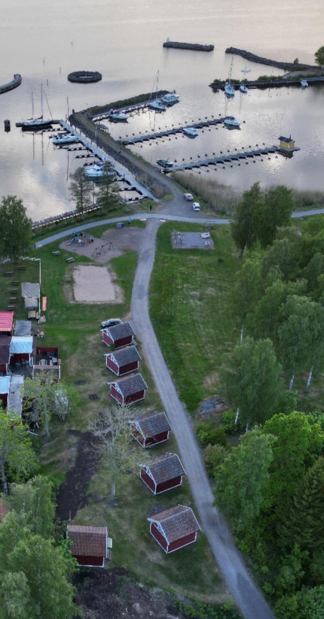 Kanalkrogen Stugor Sjotorp Экстерьер фото